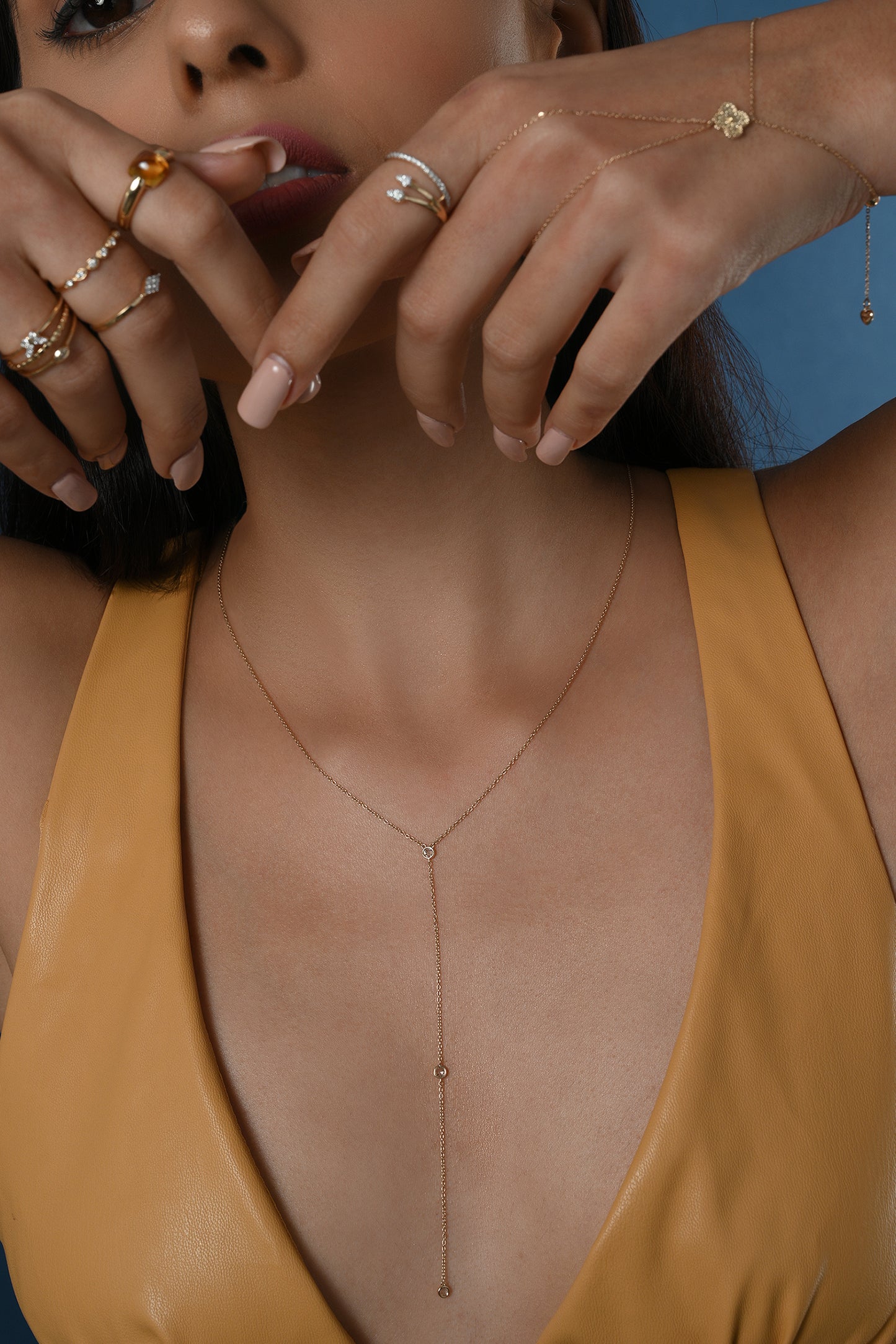 Load image into Gallery viewer, Rose Cut Cleavage Necklace
