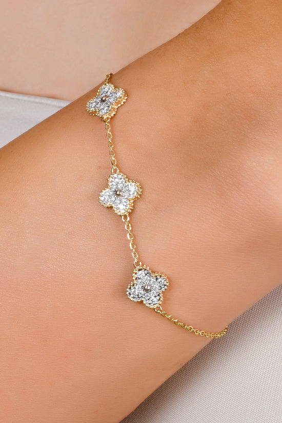 Load image into Gallery viewer, Lucky Three Clover Bracelet
